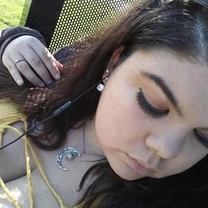 Meet your Posher, Carly